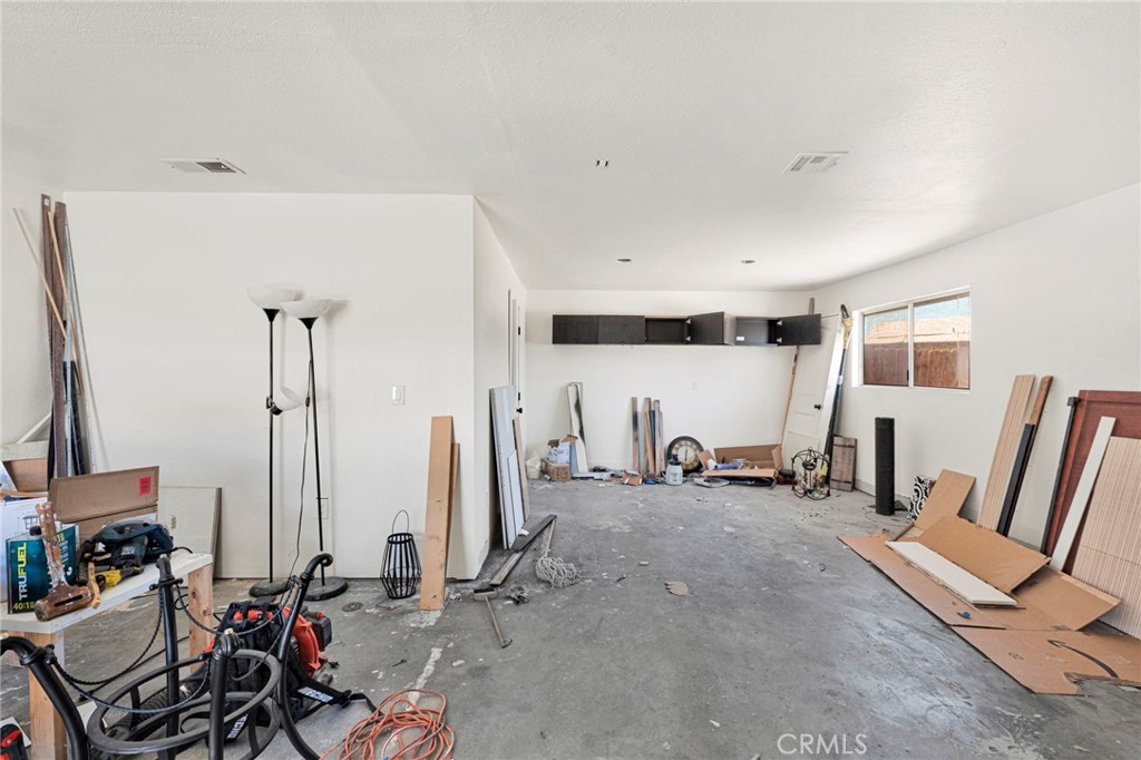 14204 Tehachapi Road Apple Valley, CA 92307 - Photo 41 of 72