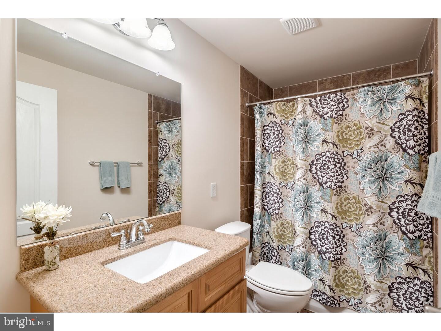 9239 Old Newtown Road Philadelphia, PA 19115 - Photo 20 of 25 Bathroom