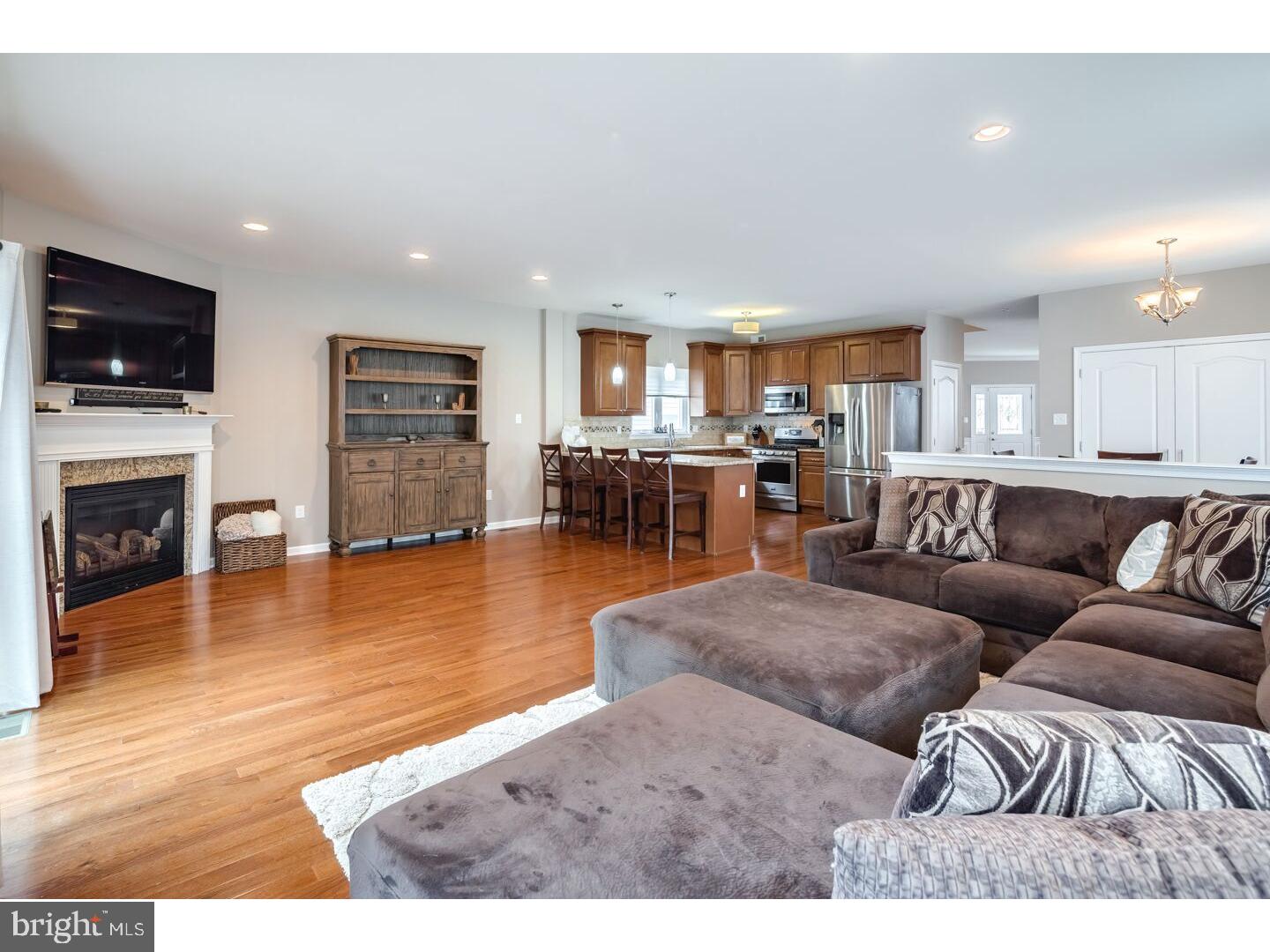 9239 Old Newtown Road Philadelphia, PA 19115 - Photo 22 of 25 Family Room