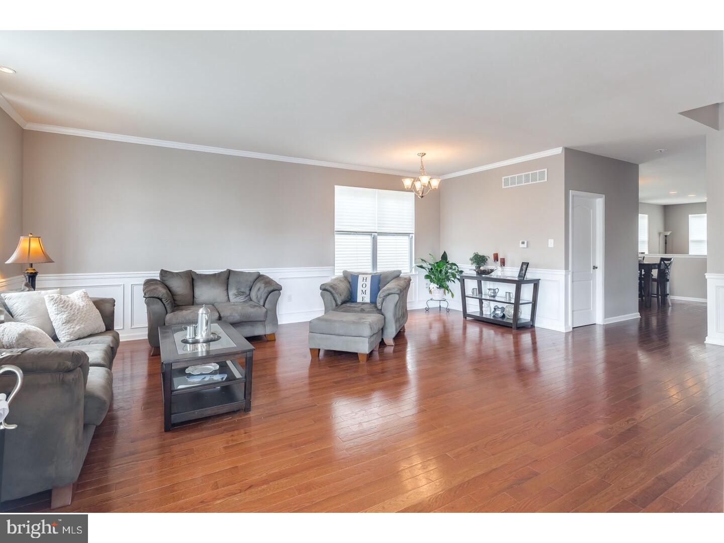 9239 Old Newtown Road Philadelphia, PA 19115 - Photo 23 of 25 Living Room