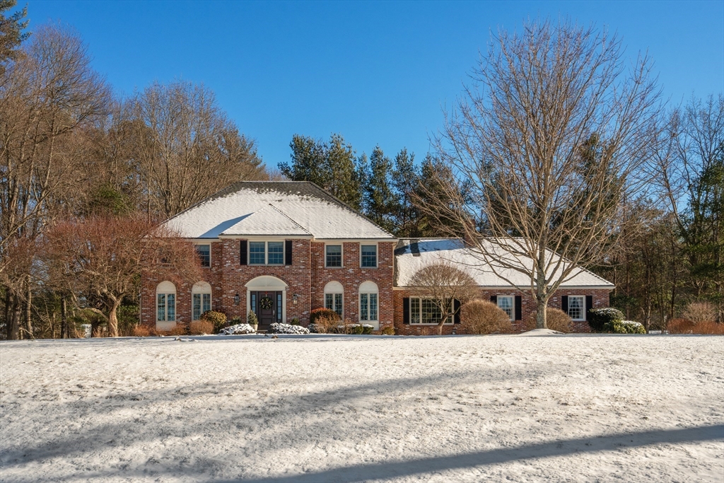 23 Algonquin Road Medfield, MA 02052 - Photo 1 of 35 Gallery Image 1