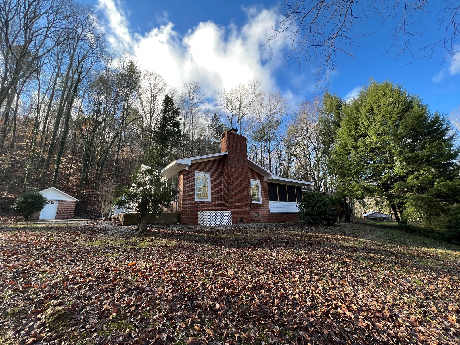 2014 Irwin Branch Road Waynesboro, TN 38485 - Photo 4 of 19 Gallery Image 4