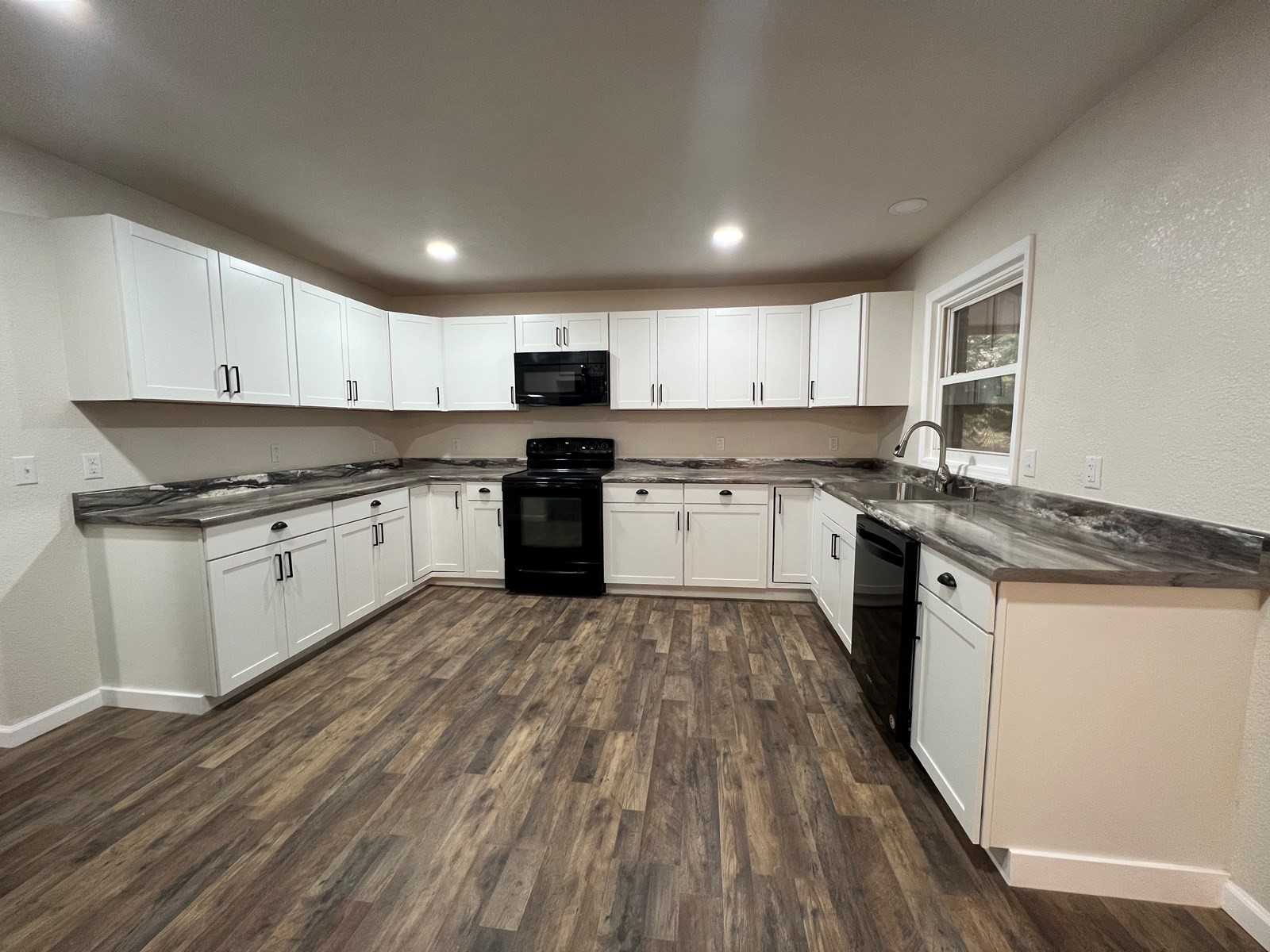 2014 Irwin Branch Road Waynesboro, TN 38485 - Photo 5 of 19 Gallery Image 5
