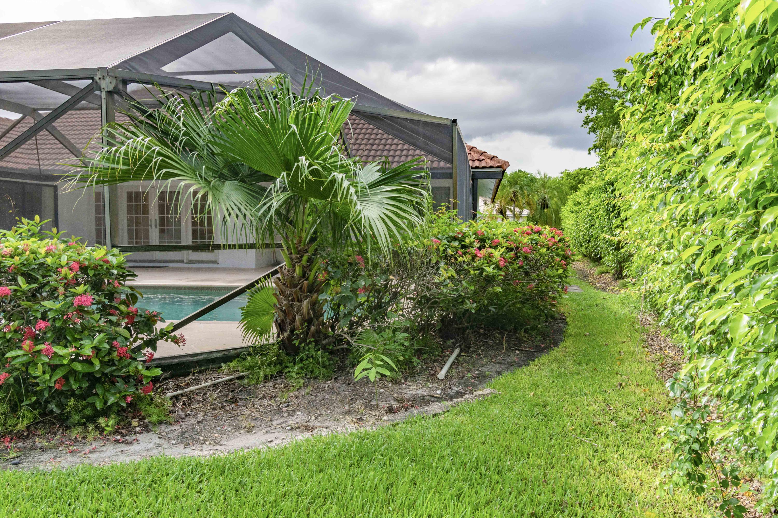 20027 Back 9 Drive Boca Raton, FL 33498 - Photo 31 of 49 Back Garden
