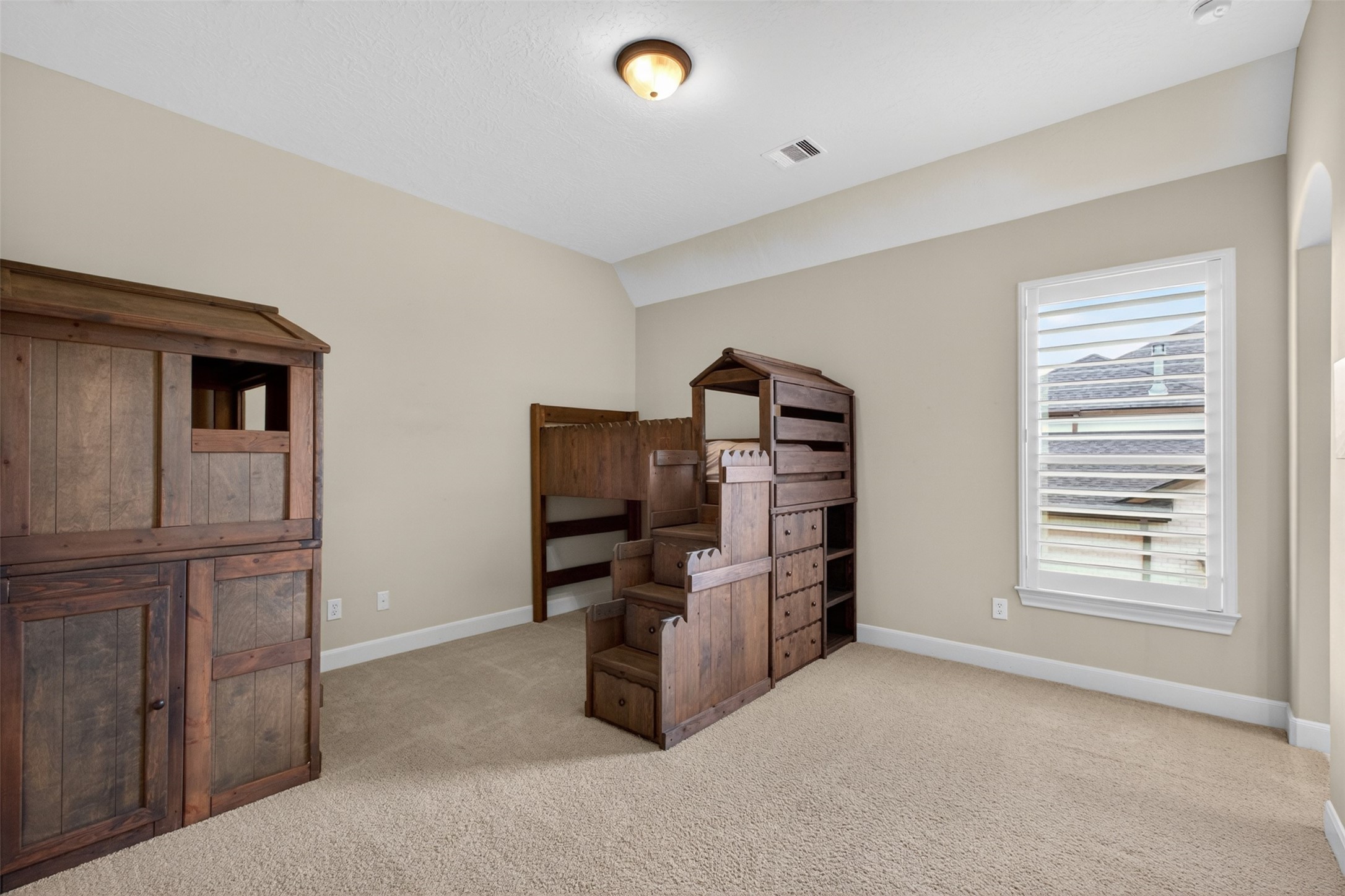 7303 Starry Night Katy, TX 77494 - Photo 23 of 42 Large secondary bedroom upstairs.