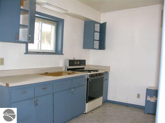 4530 Barnes Road Traverse City, MI 49684 - Photo 6 of 25 1724074-5.JPG