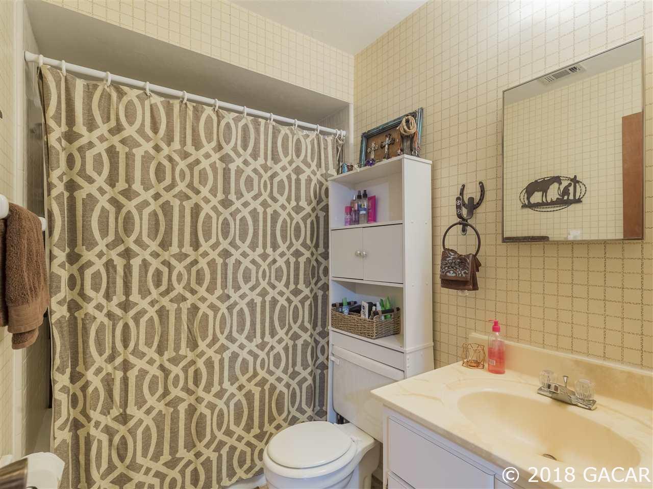 7019 Southwest 44 Avenue Gainesville, FL 32608 - Photo 10 of 17