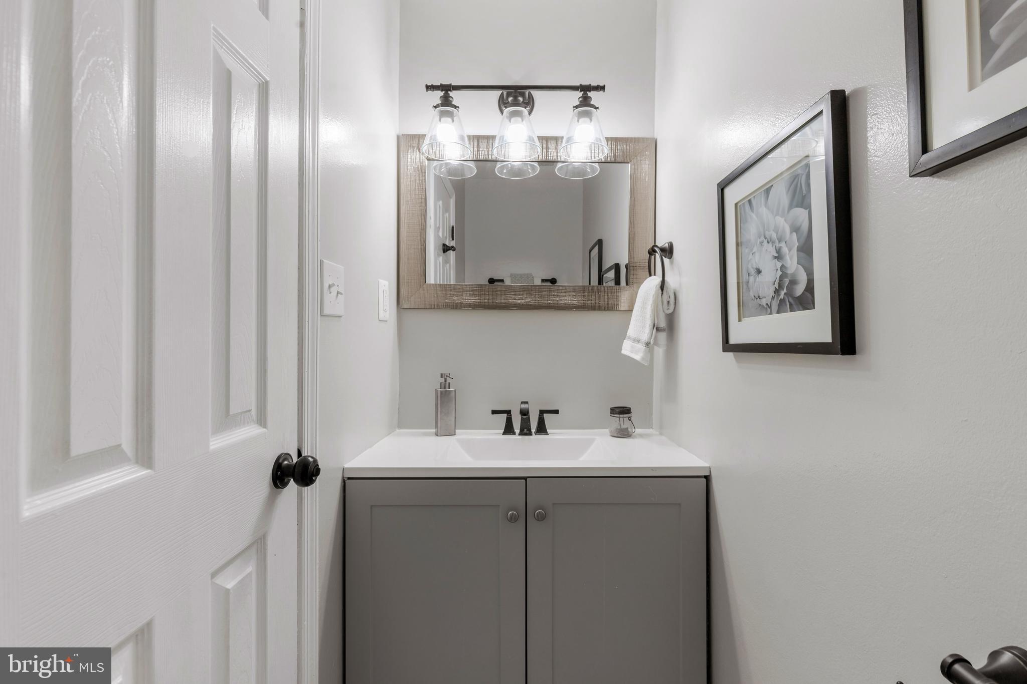 12657 English Orchard Court Silver Spring, MD 20906 - Photo 19 of 48 Updated half bath on main level.