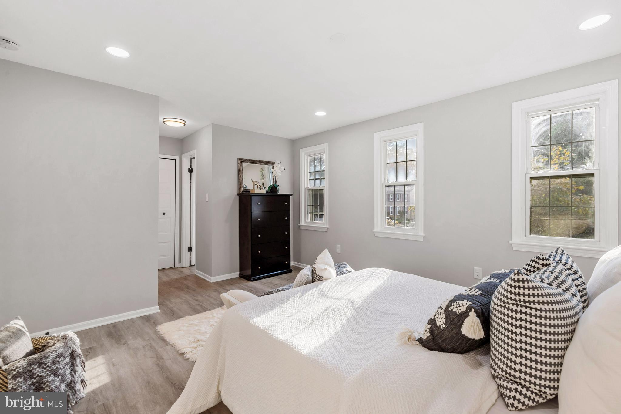 12657 English Orchard Court Silver Spring, MD 20906 - Photo 21 of 48 2 closets and an en-suite bathroom.