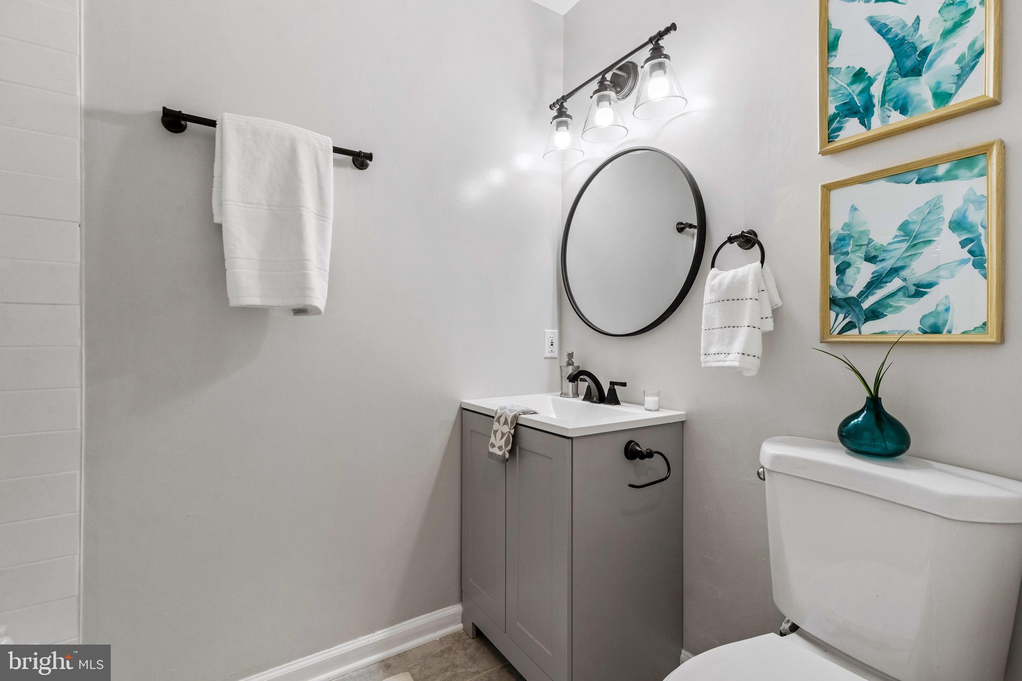 12657 English Orchard Court Silver Spring, MD 20906 - Photo 32 of 48 Upstairs hallway bathroom!