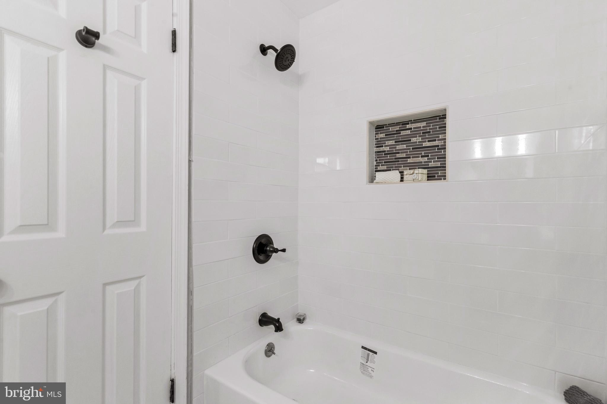 12657 English Orchard Court Silver Spring, MD 20906 - Photo 33 of 48 With tub/shower combo.