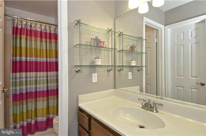 2471 McCormick Road Rockville, MD 20850 - Photo 13 of 28 Bath (Master)