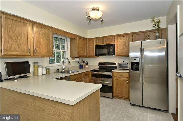 2471 McCormick Road Rockville, MD 20850 - Photo 27 of 28 Kitchen