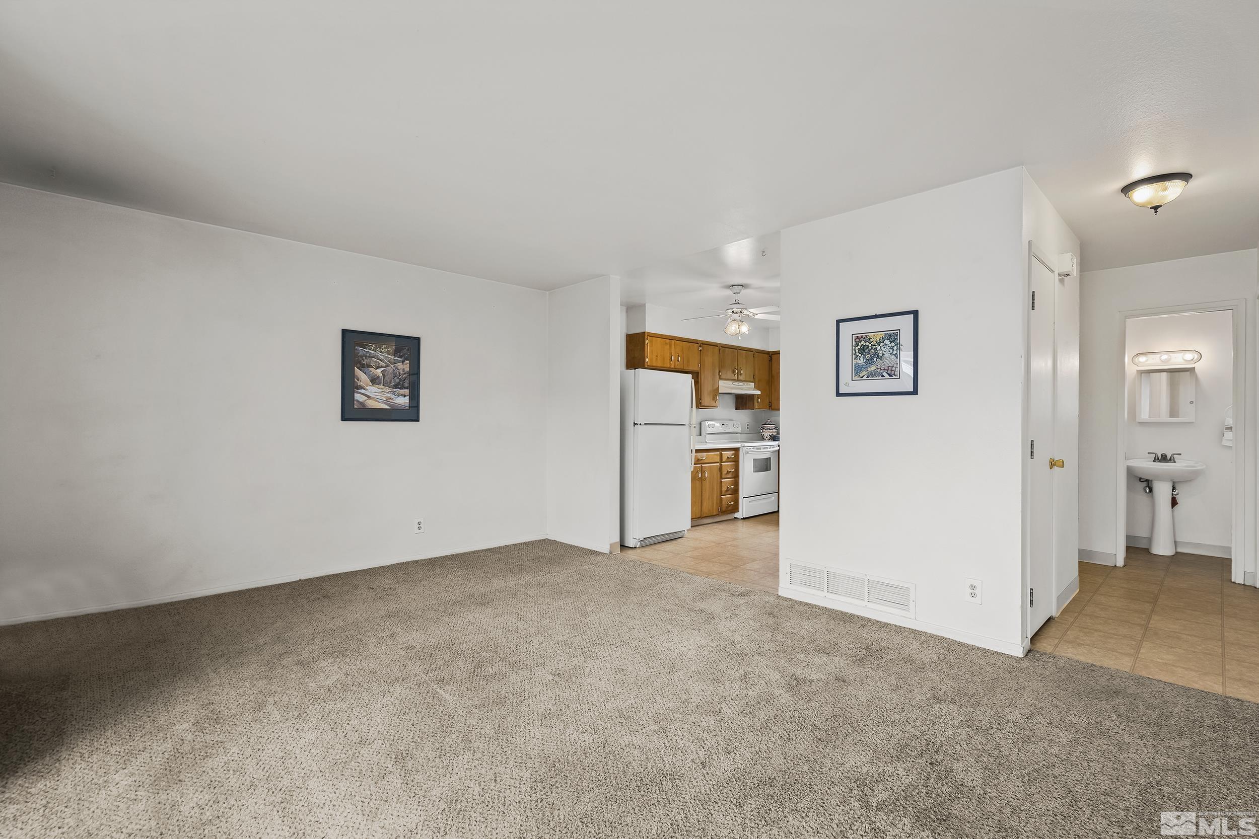 96 Smithridge Reno, NV 89502 - Photo 5 of 13 Photo 5