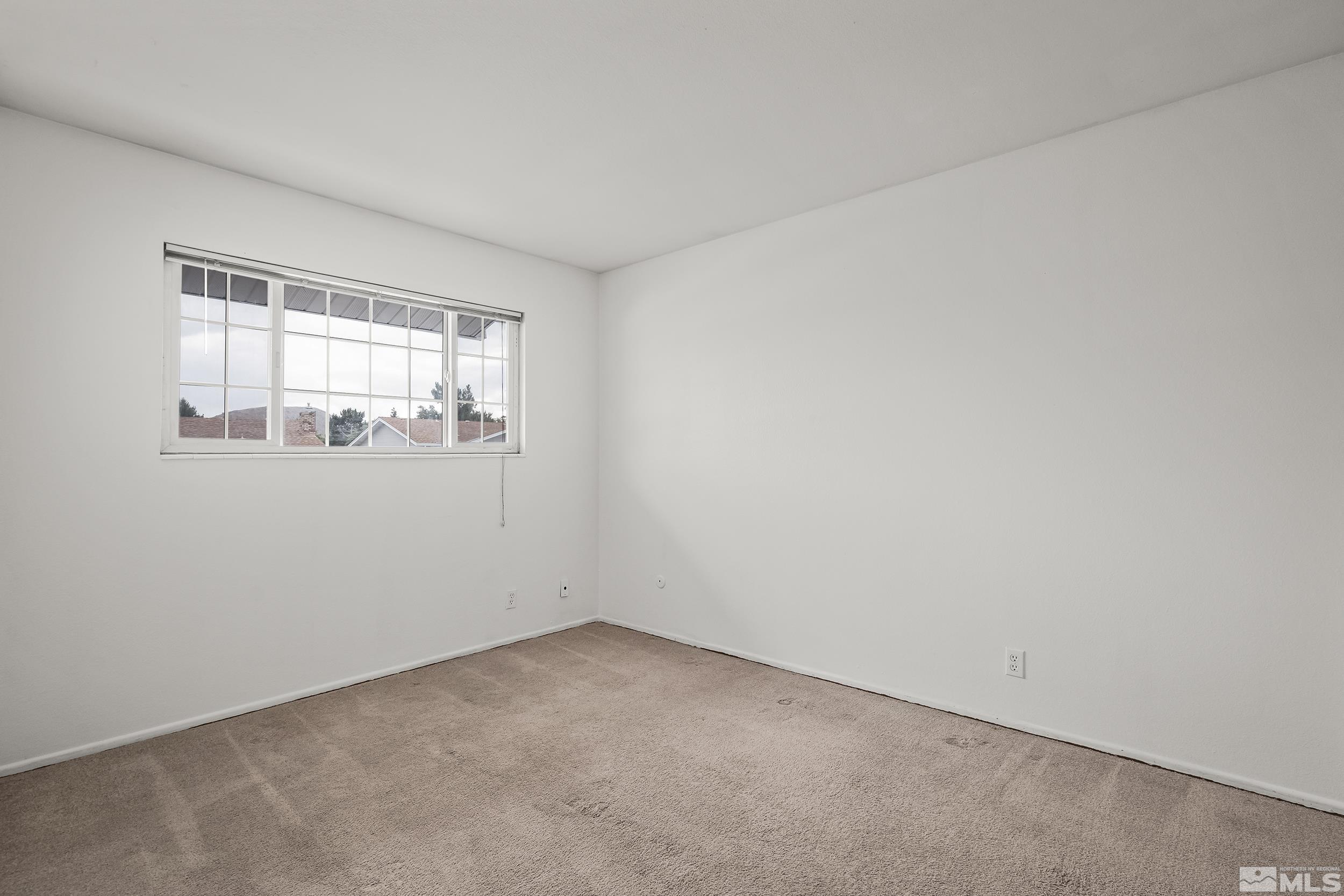 96 Smithridge Reno, NV 89502 - Photo 8 of 13 Photo 8