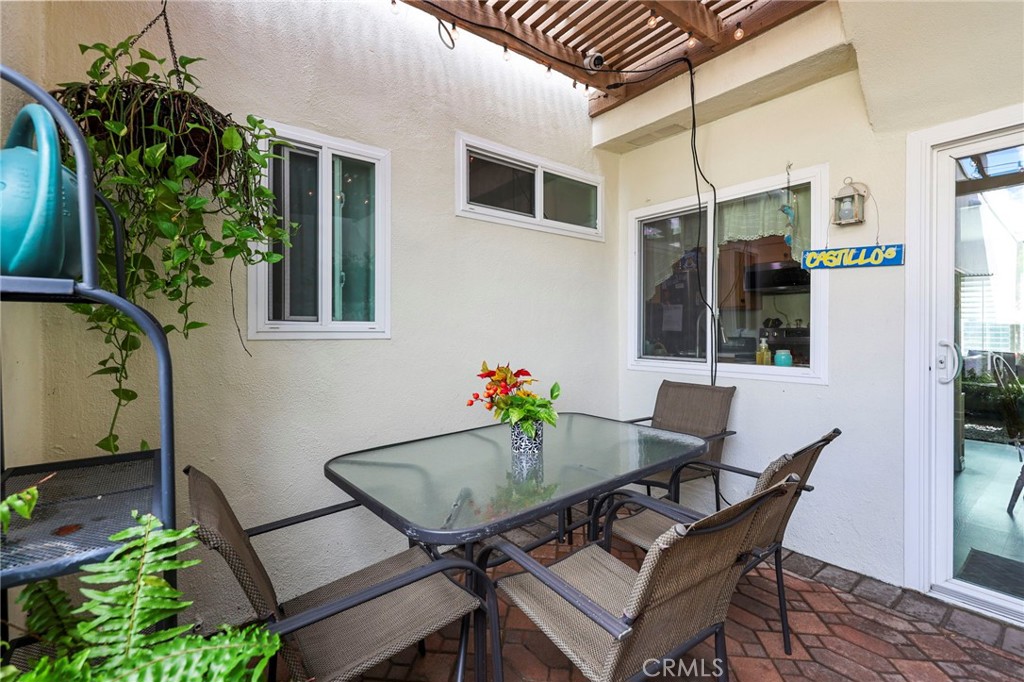 360 Meadow Court Brea, CA 92821 - Photo 18 of 41 Patio 2