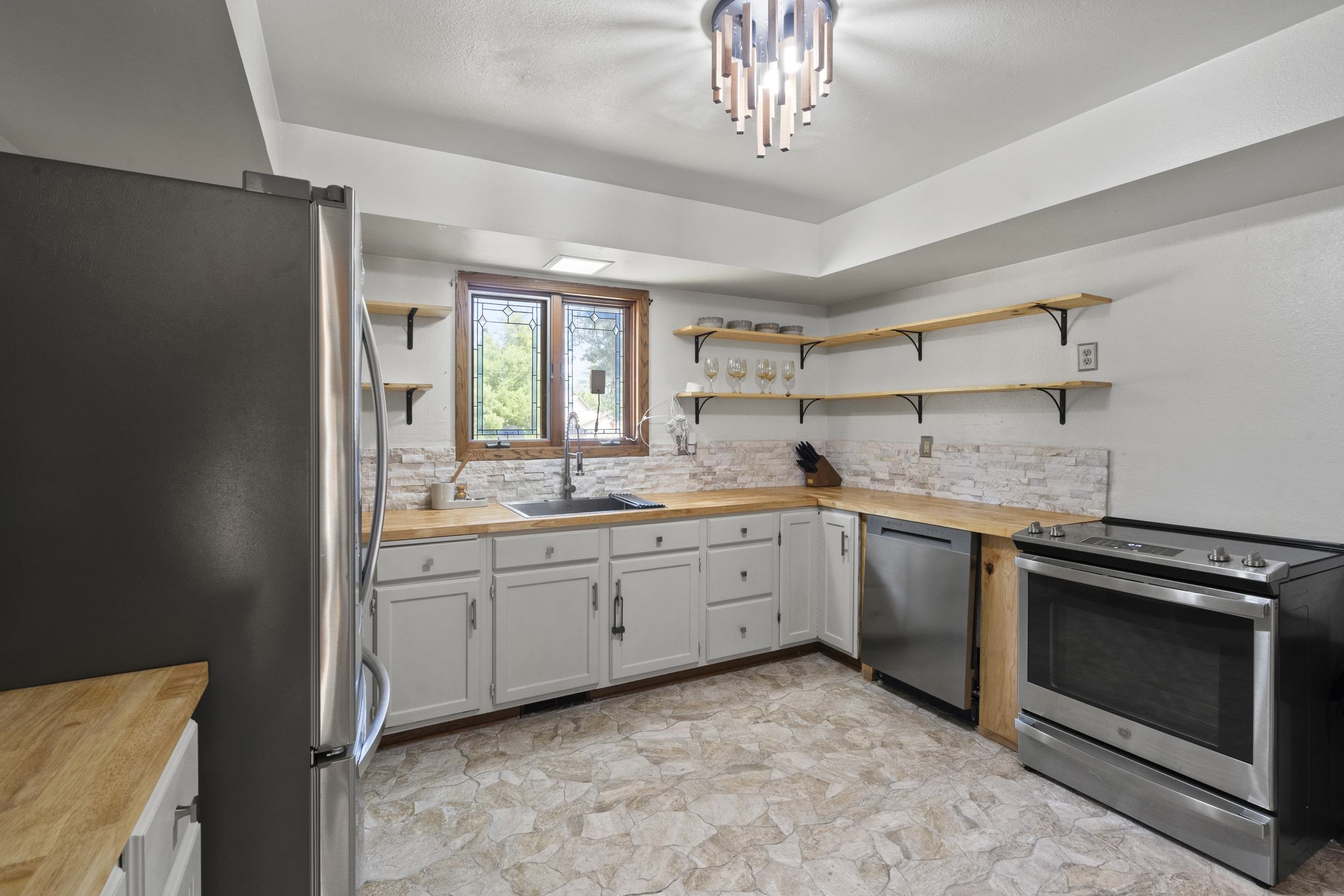 W4609 South Pearl Lake Road Redgranite, WI 54970 - Photo 6 of 28