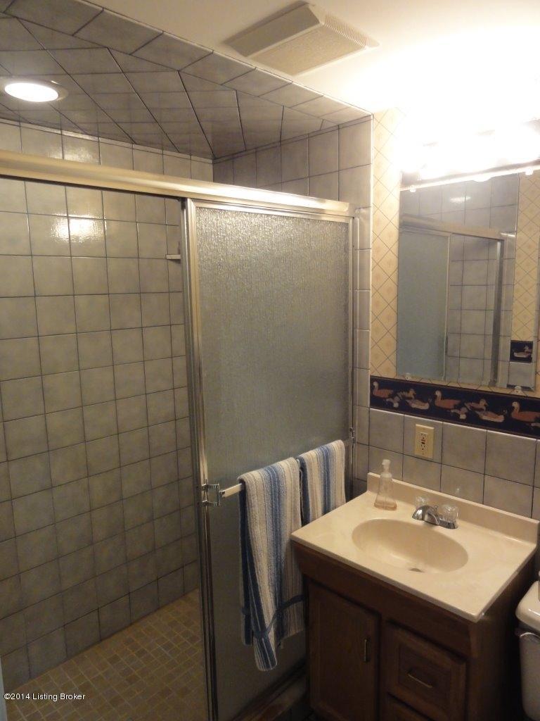 5800 Timber Ridge Drive Prospect, KY 40059 - Photo 26 of 34 26 Full Bath in LL 2324
