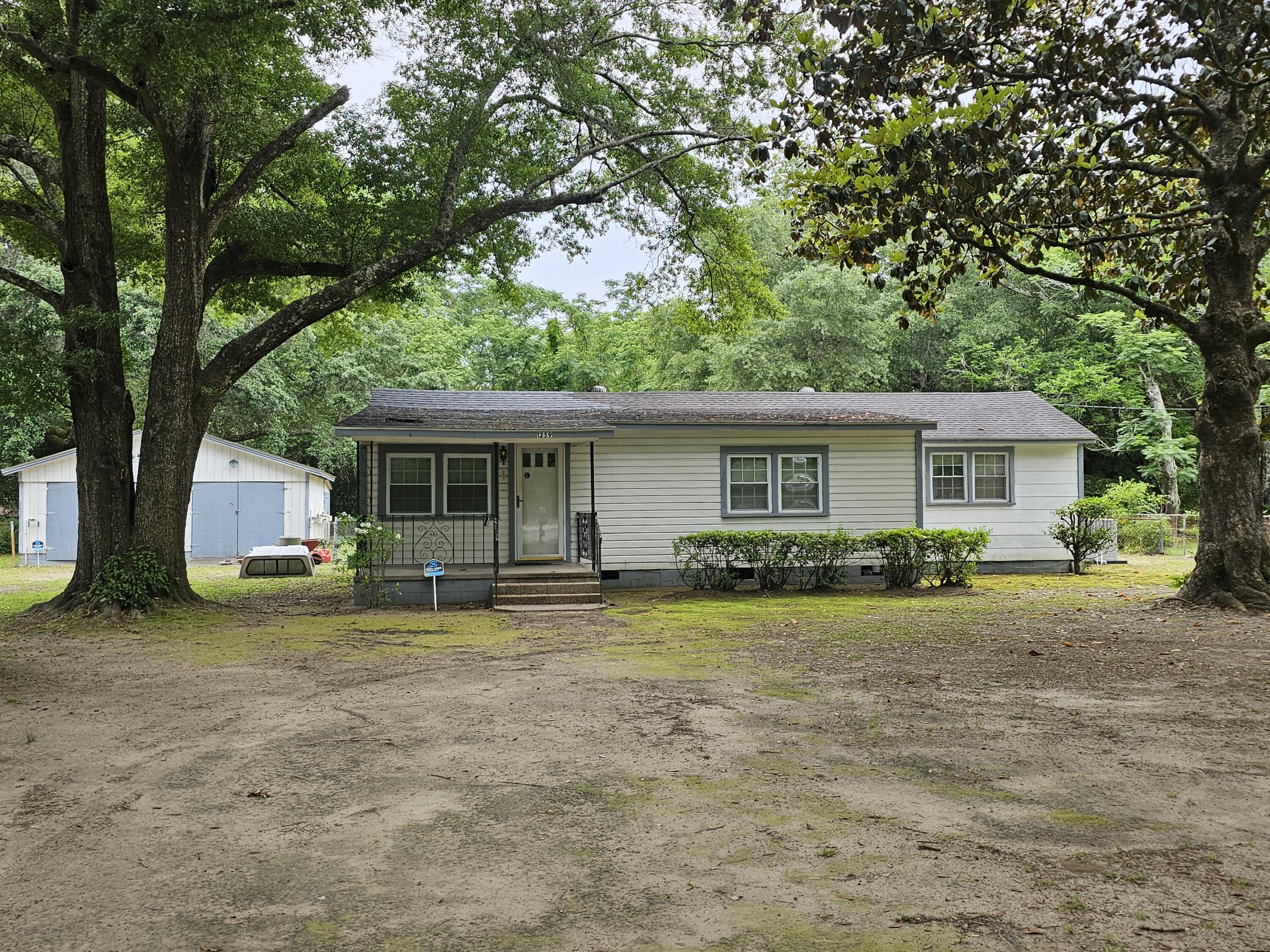 1259 Stone Post Road Charleston, SC 29412 - Photo 2 of 9 20240517_125609