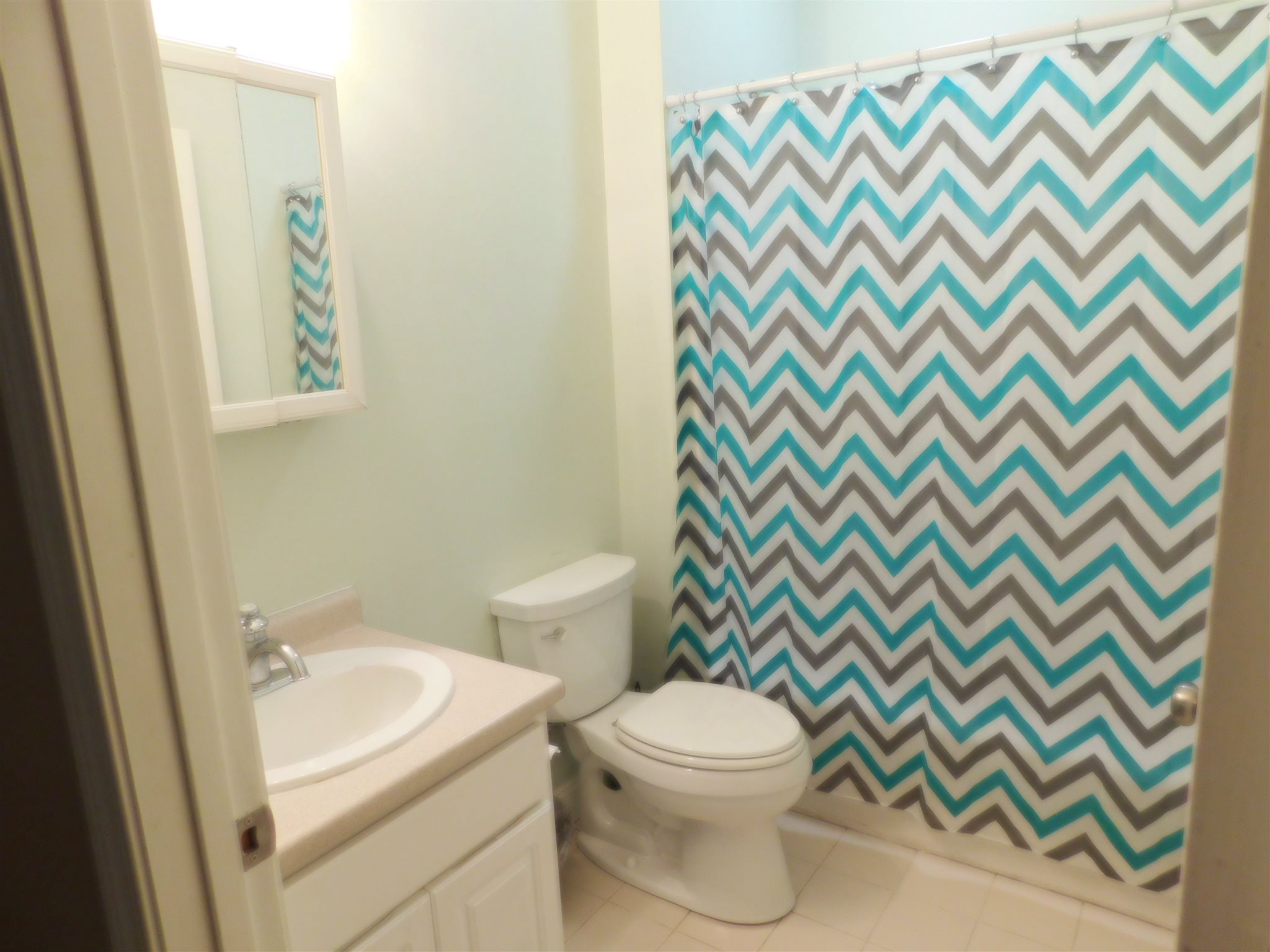 95 Court Street, Unit 2 Exeter, NH 03833 - Photo 4 of 5