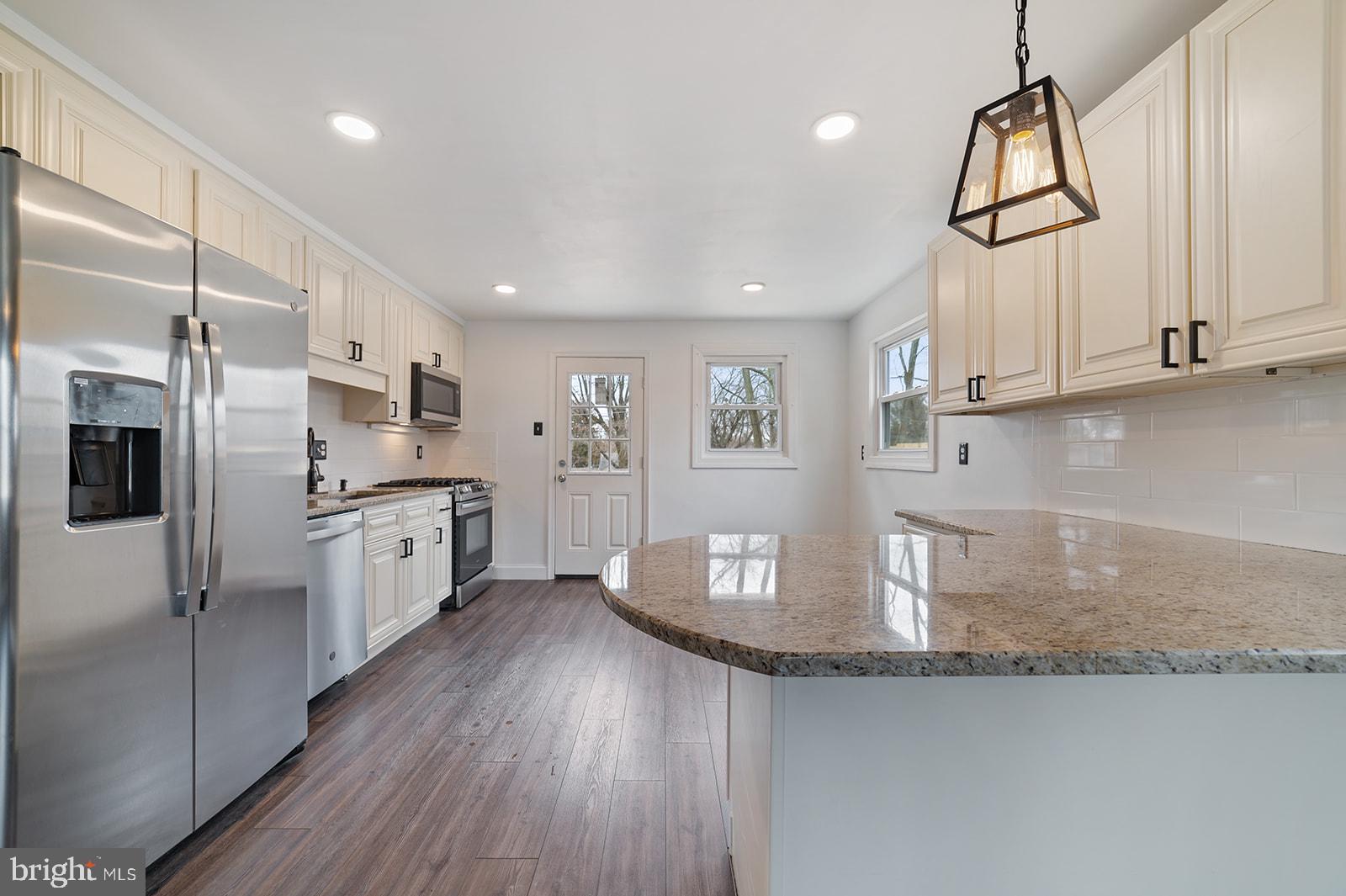 107 Roberts Road Brookhaven, PA 19015 - Photo 10 of 47 Gallery Image 10