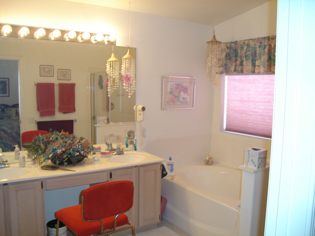 16634 North 35th Street Phoenix, AZ 85032 - Photo 17 of 26 MASTER BATH