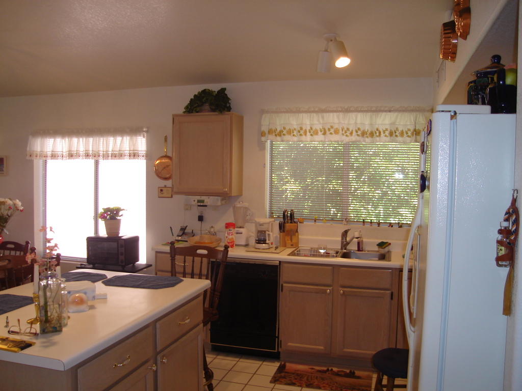 16634 North 35th Street Phoenix, AZ 85032 - Photo 9 of 26 KITCHEN