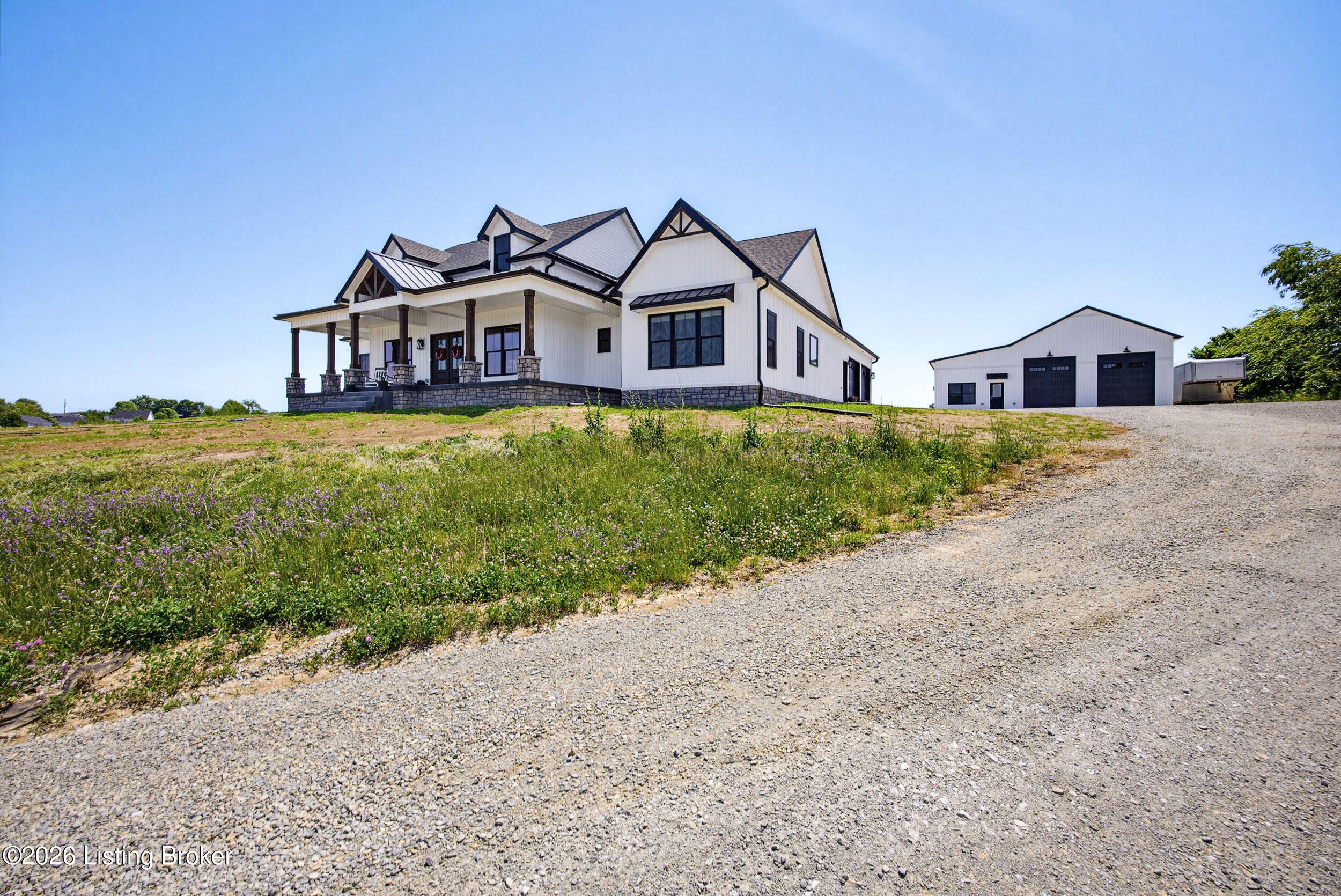154 Farm View Drive Springfield, KY 40069 - Photo 8 of 61 154FarmviewDr-2