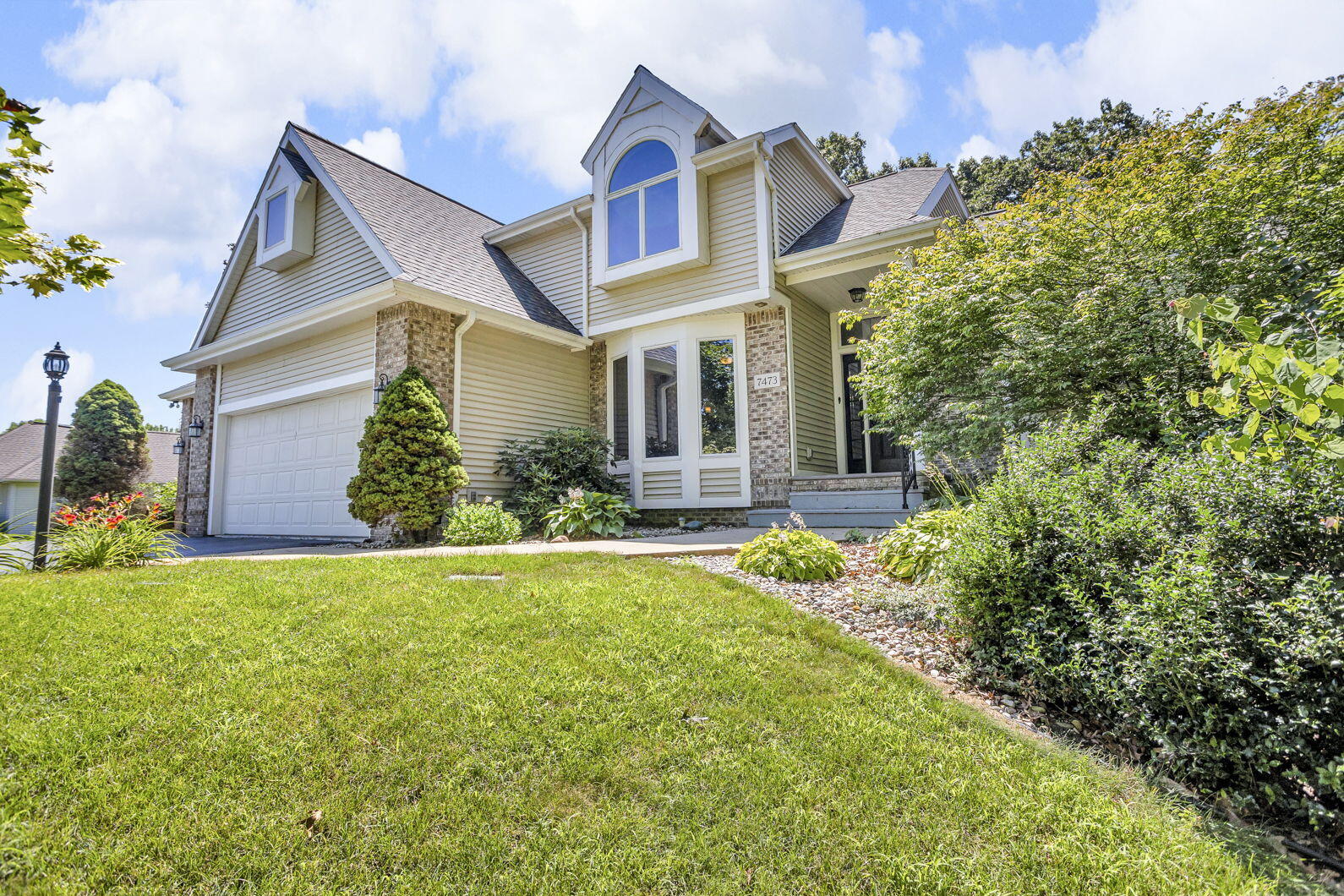 7473 Hunters Ridge Drive Jackson, MI 49201 - Photo 1 of 71 60-web-or-mls-0N0A1850
