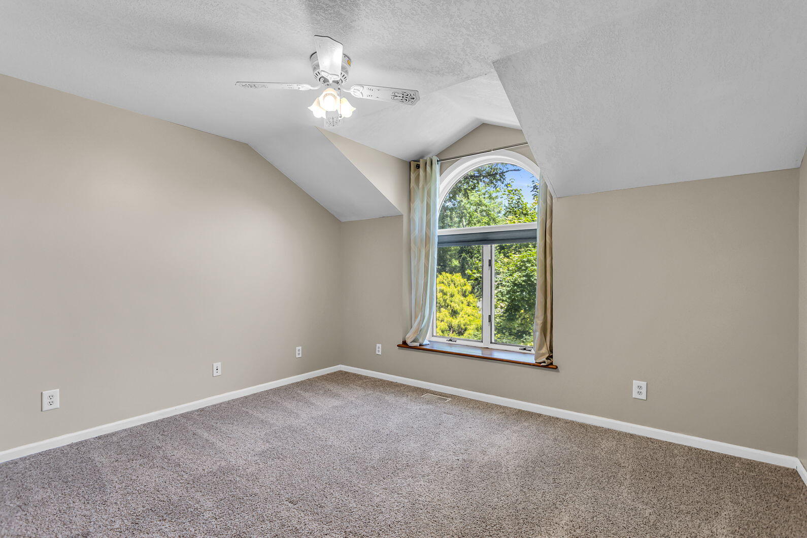 7473 Hunters Ridge Drive Jackson, MI 49201 - Photo 33 of 71 45-web-or-mls-0N0A1811