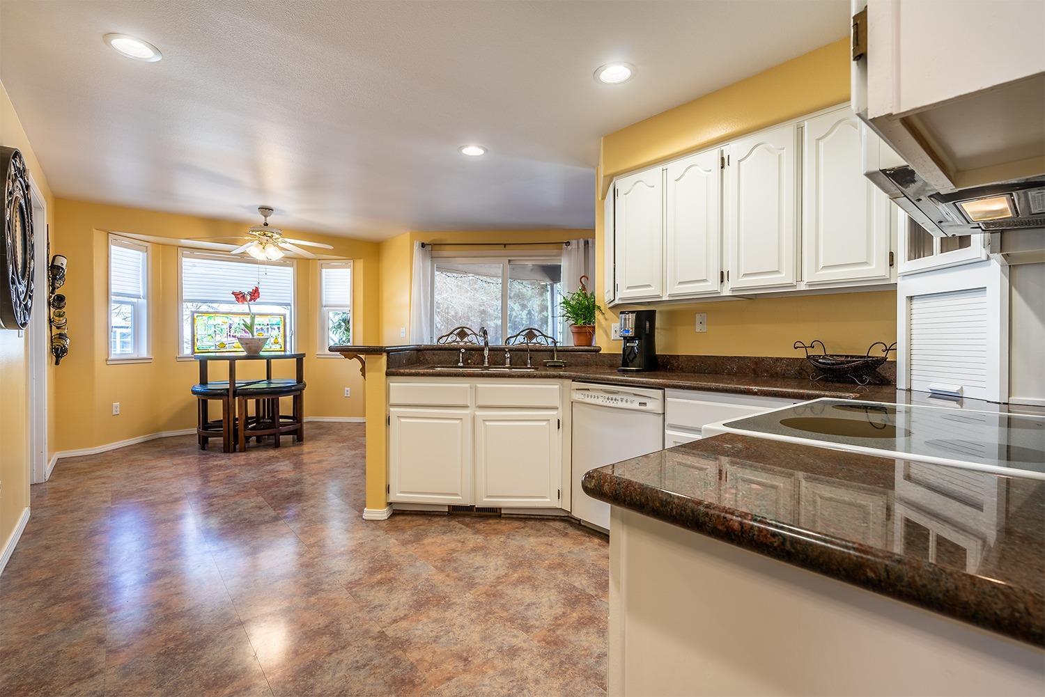 4741 Hillcrest Road Medford, OR 97504 - Photo 4 of 25 Additional Photo
