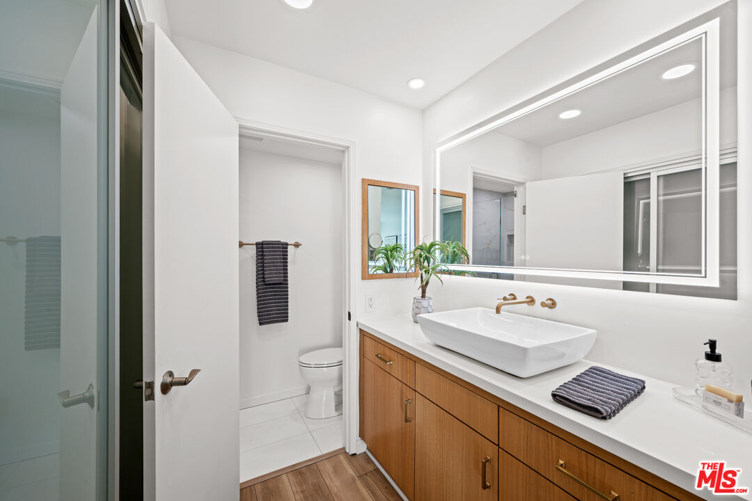 950 North Kings Road, Unit 342 West Hollywood, CA 90069 - Photo 17 of 48