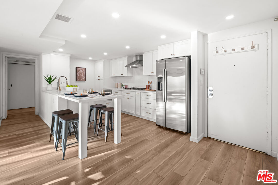 950 North Kings Road, Unit 342 West Hollywood, CA 90069 - Photo 3 of 48