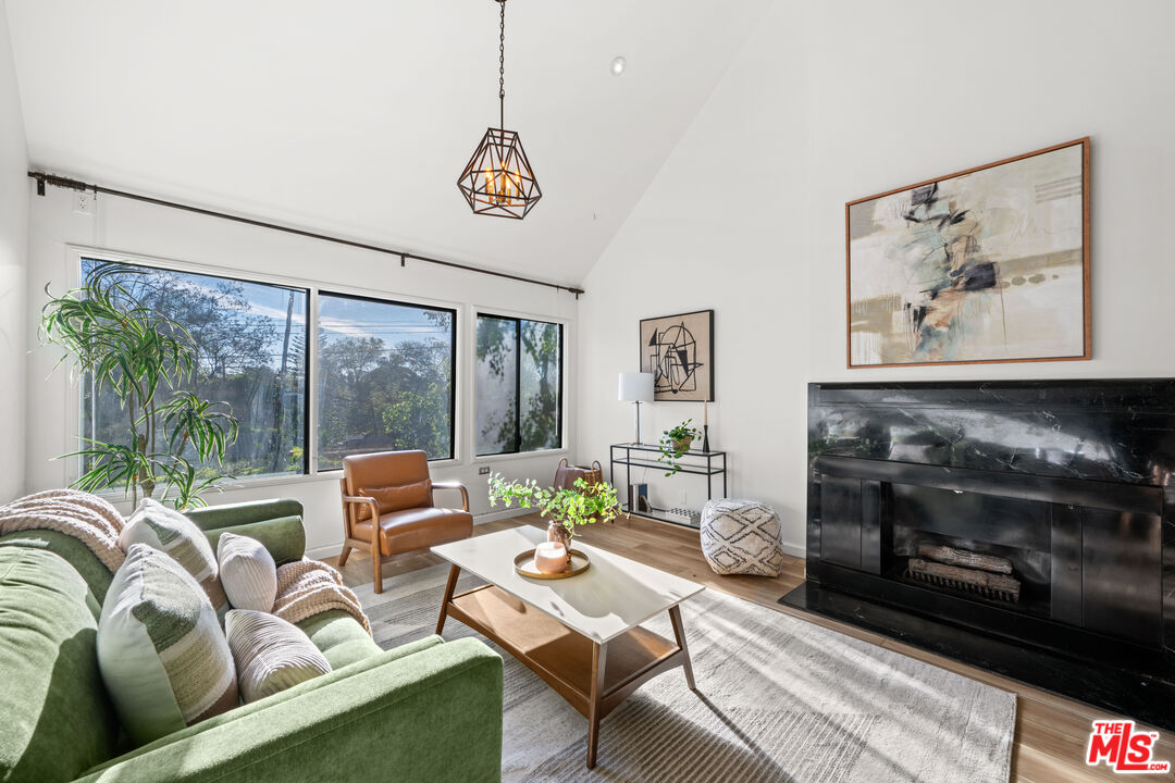 950 North Kings Road, Unit 342 West Hollywood, CA 90069 - Photo 7 of 48