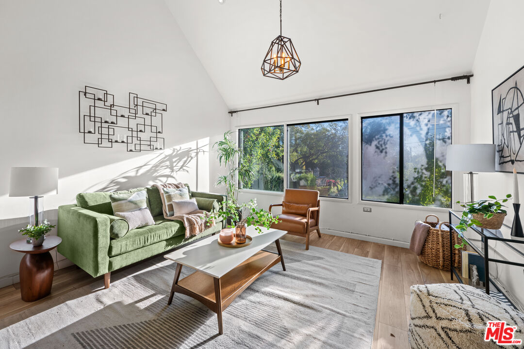 950 North Kings Road, Unit 342 West Hollywood, CA 90069 - Photo 8 of 48