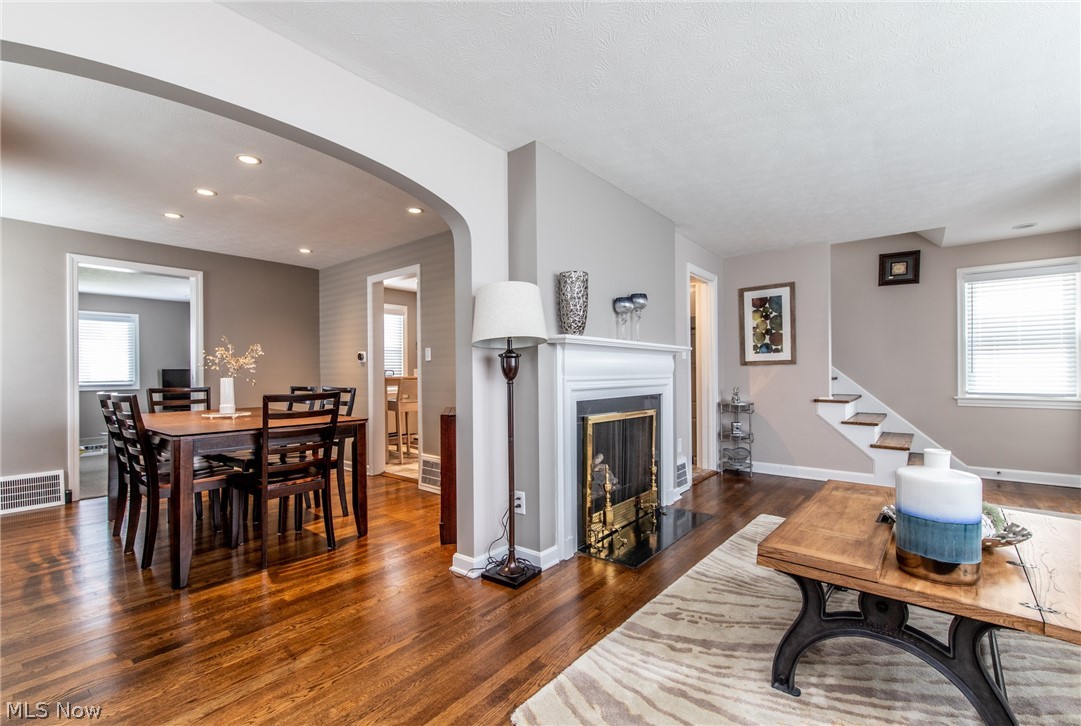2220 Cranston Road Cleveland, OH 44118 - Photo 6 of 30