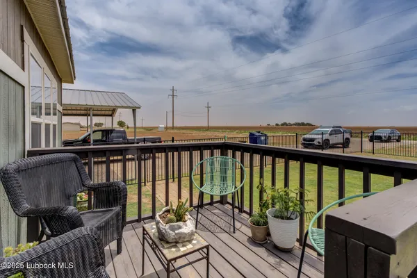 a view of an outdoor space