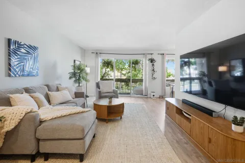 $599,000 | 4600 Lamont Street, Unit 212, San Diego, CA 92109