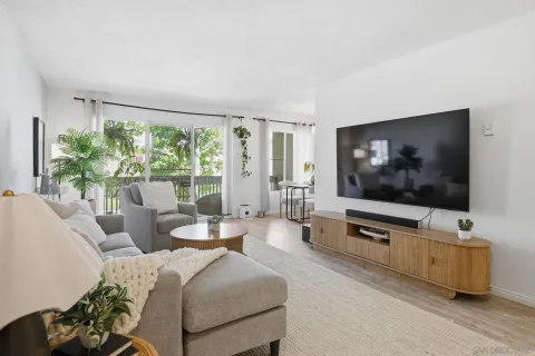 $599,000 | 4600 Lamont Street, Unit 212, San Diego, CA 92109