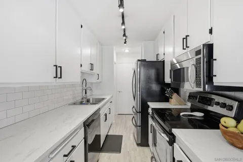$599,000 | 4600 Lamont Street, Unit 212, San Diego, CA 92109