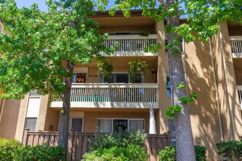 $599,000 | 4600 Lamont Street, Unit 212, San Diego, CA 92109