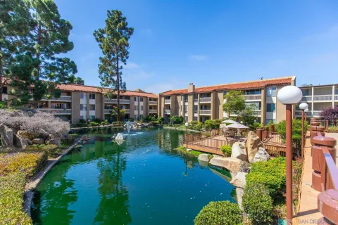 $599,000 | 4600 Lamont Street, Unit 212, San Diego, CA 92109