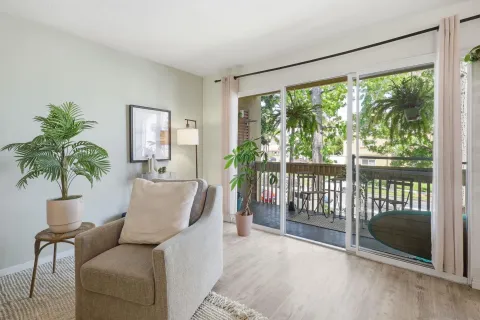 $599,000 | 4600 Lamont Street, Unit 212, San Diego, CA 92109