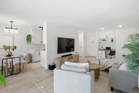 $599,000 | 4600 Lamont Street, Unit 212, San Diego, CA 92109