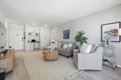 $599,000 | 4600 Lamont Street, Unit 212, San Diego, CA 92109