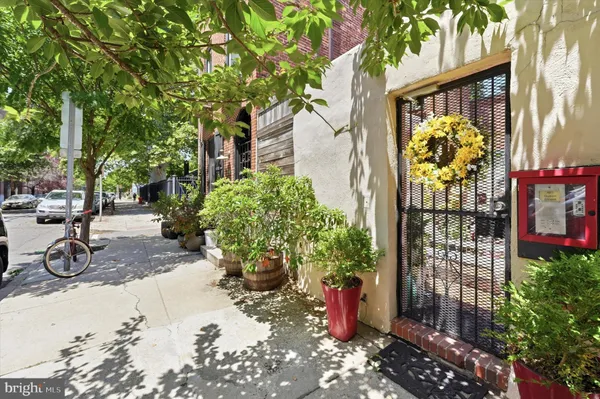 a view of garden with patio