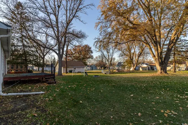 $169,900 | 711 East Blue Earth Street, Lake Crystal, MN 56055