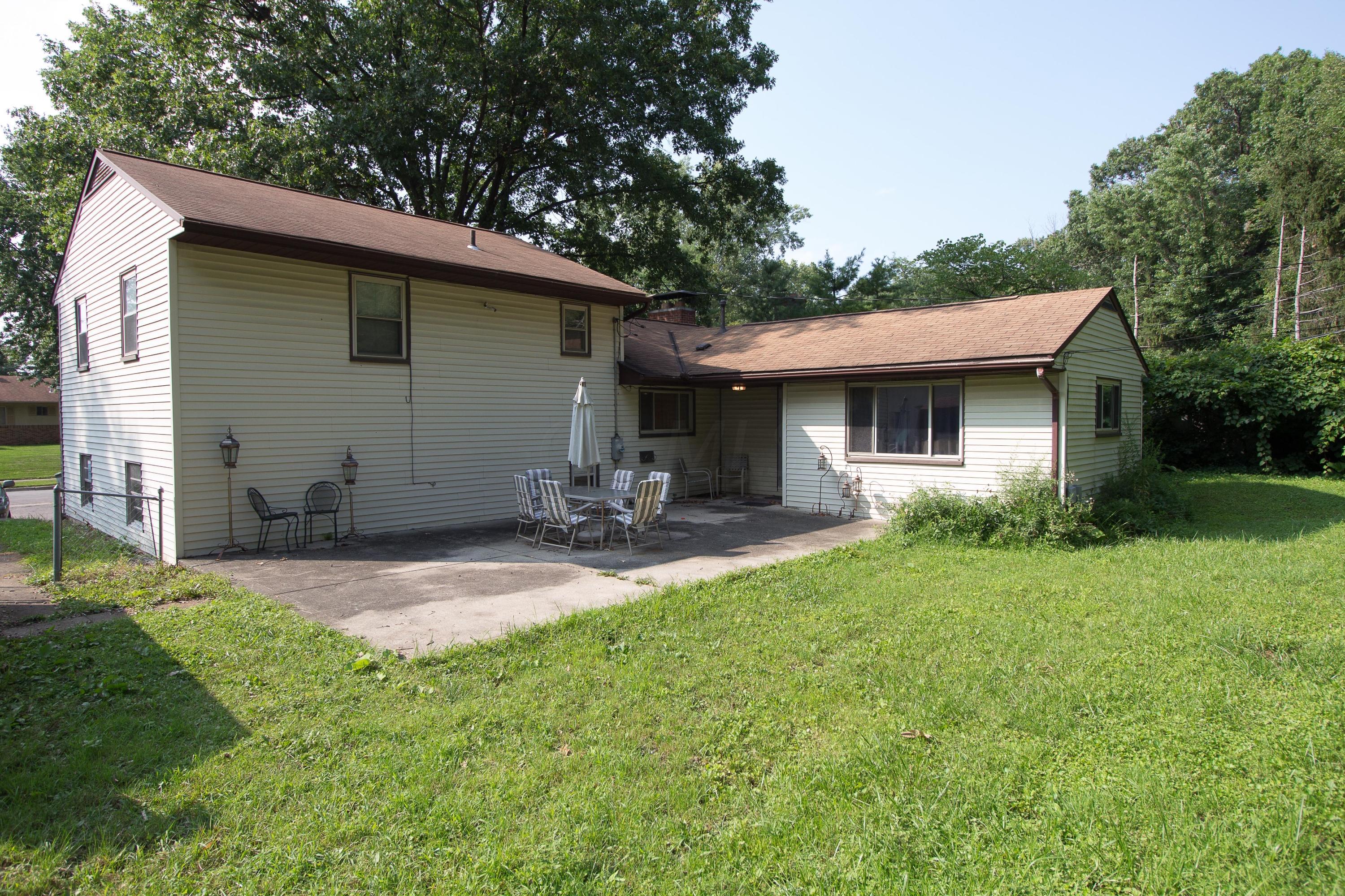 1394 Bryson Road Columbus, OH 43224 - Photo 3 of 20