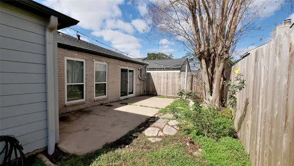 $2,545 | 12800 Briar Forest Drive, Unit 111, Houston, TX 77077