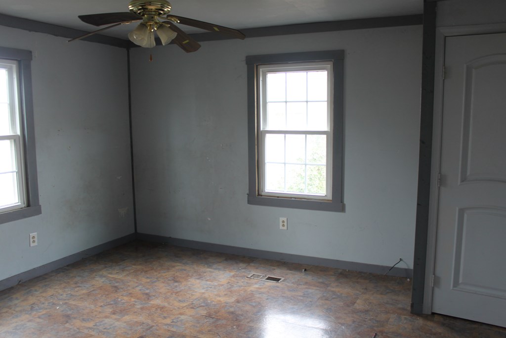 2 Wilson Street Manchester, GA 31816 - Photo 15 of 18 an empty room with a window